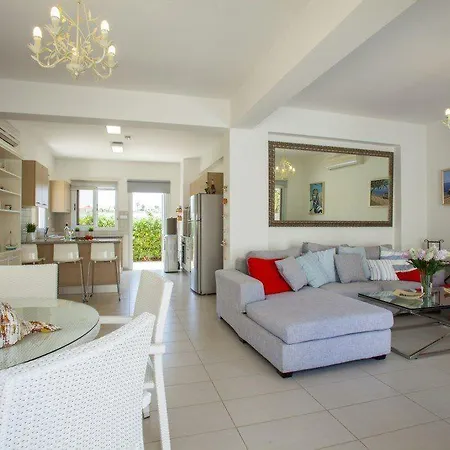 Imagine Renting This Luxury In 19 Protaras