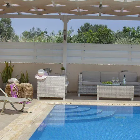Imagine Renting This Luxury In 19 Villa Protaras